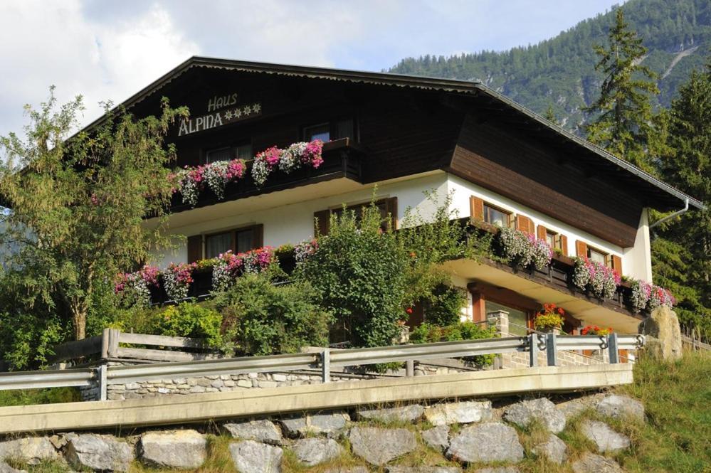Haus Alpina Appartement Häselgehr Buitenkant foto