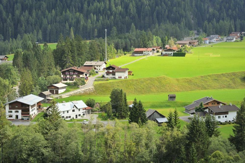Haus Alpina Appartement Häselgehr Buitenkant foto